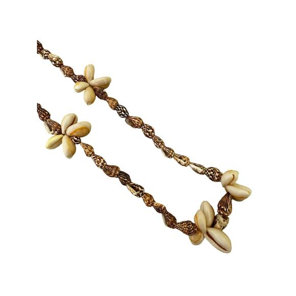 Vintage Long Conch and Cowrie Shell Necklace - Picture 4 of 6